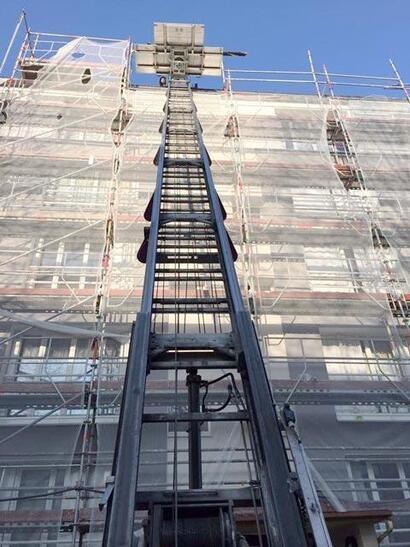 Location monte charge chantier